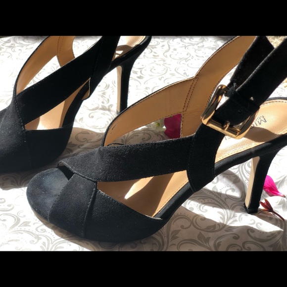 Suede Micheal Kors 👠 shoes - Picture 4 of 5